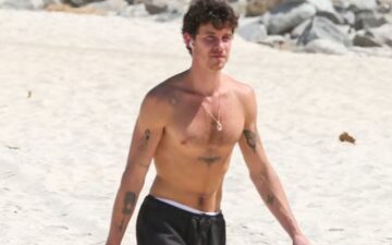 Shawn Mendes curte praia no Rio de Janeiro