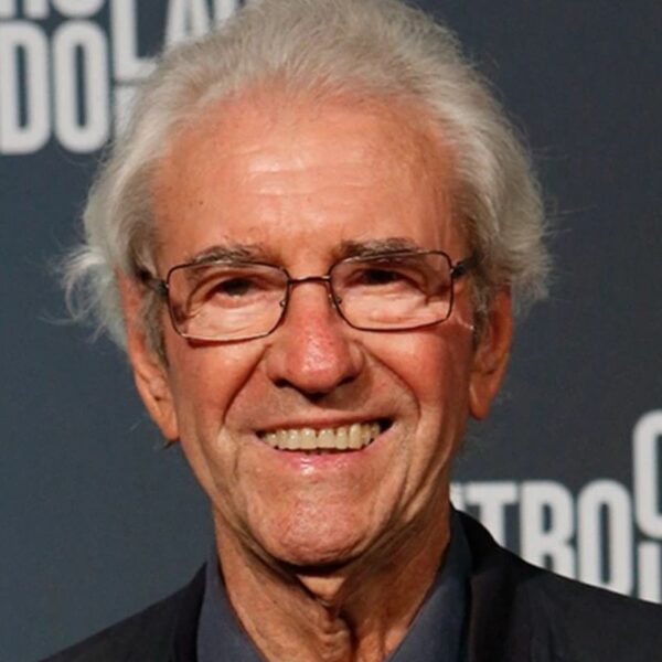 Juca de Oliveira é internado em estado delicado em São Paulo