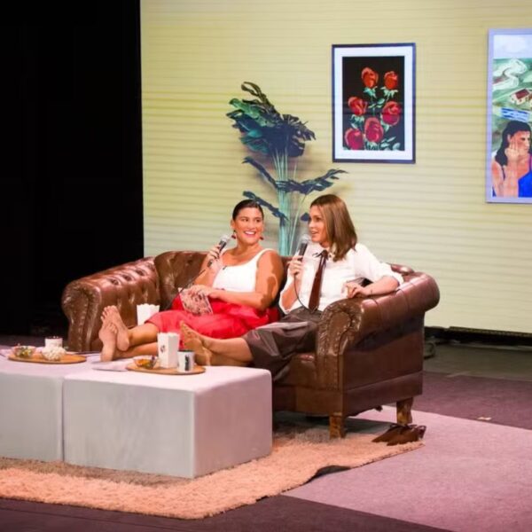 Flávia Alessandra comemora um ano de podcast com a filha e destaca impacto na relação com o público