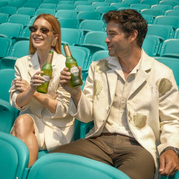 Marina Ruy Barbosa marca presença no Miami Open e brinda ao lado de Chico Lachowski