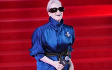 Meryl Streep usa Alexandre Birman em pré-estreia de O Diabo Veste Prada 2 em Xangai