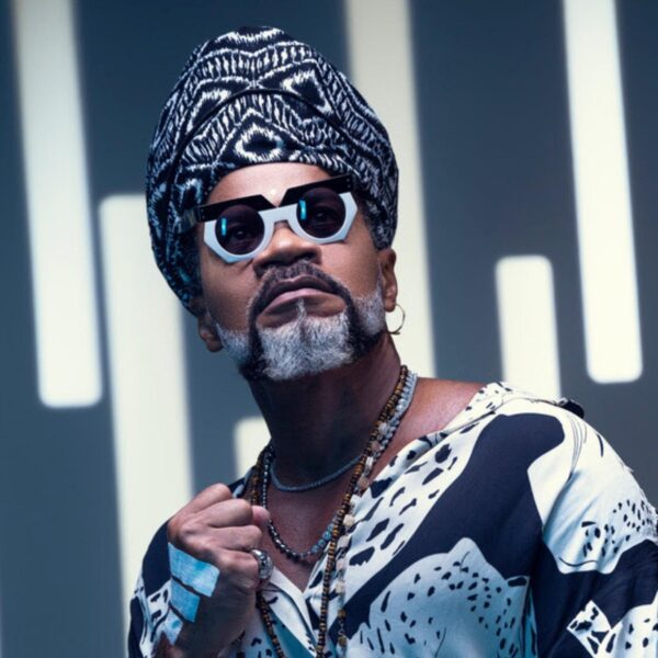 Carlinhos Brown se apresenta com as filhas pela primeira vez no Gala Trancoso da BrazilFoundation