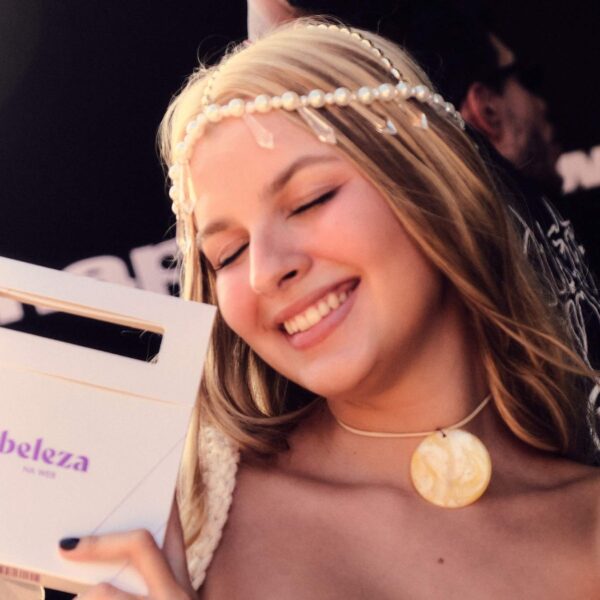 Entre passarela e consumo, experiência phygital conecta beleza e tendências no Rio Fashion Week