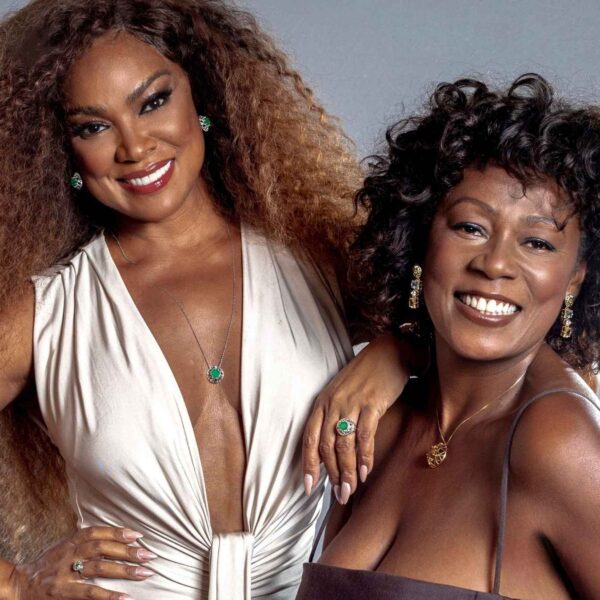 Cris Vianna e Léia Sgro celebram a maternidade com a collab “Raiz Dourada”