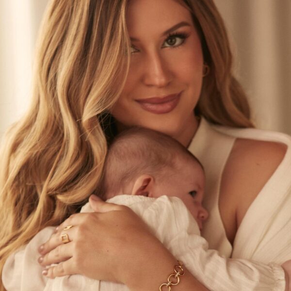 Entre gerações, campanha celebra a maternidade como experiência de transformação