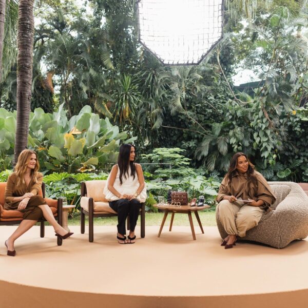 Maternidade, identidade e vida real guiam conversa em encontro intimista em São Paulo