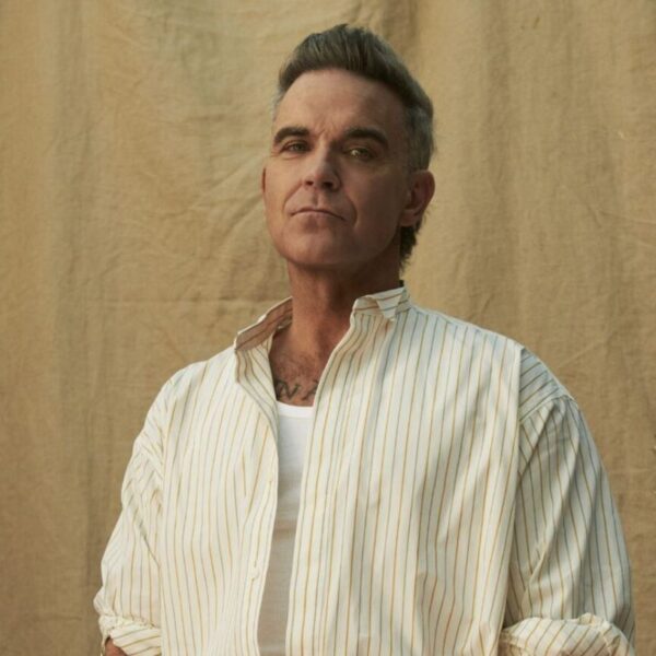 Robbie Williams anuncia show único em São Paulo após 20 anos