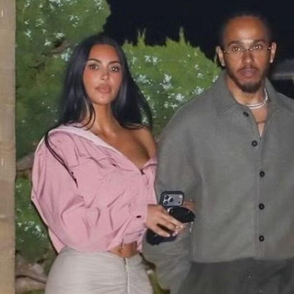 Kim Kardashian e Lewis Hamilton são vistos juntos em jantar e alimentam rumores de romance