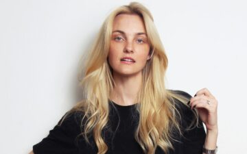 Carol Trentini abre première de “O Diabo Veste Prada 2” no Brasil