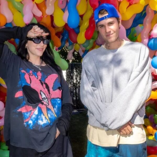 Billie Eilish revive fase de fã e destaca carinho por Justin Bieber