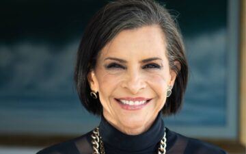 Marina Lima reafirma trajetória autoral em show que celebra 70 anos de vida