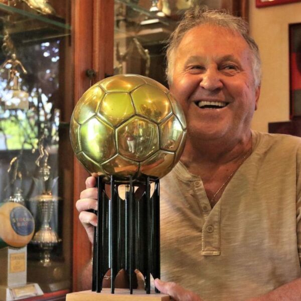 Documentário sobre Zico destaca trajetória além dos campos