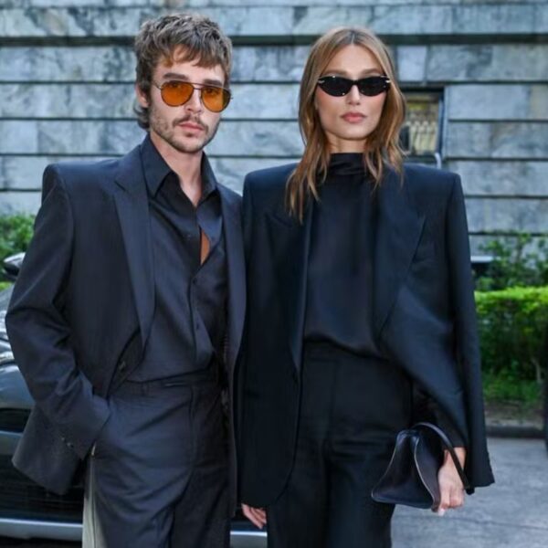 Rio Fashion Week estreia com desfile da Osklen e presença de celebridades