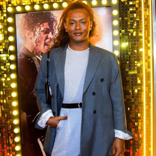 Première de filme sobre Michael Jackson reúne Liniker e outras celebridades em São Paulo