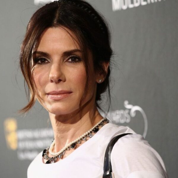 Sandra Bullock entra no Instagram e atrai milhões de seguidores em poucas horas