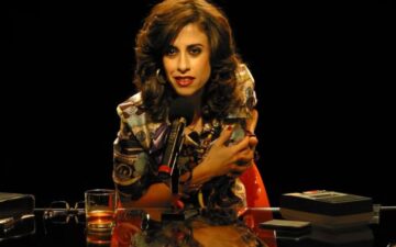 Fernanda Torres anuncia retorno ao teatro com “A Casa dos Budas Ditosos”