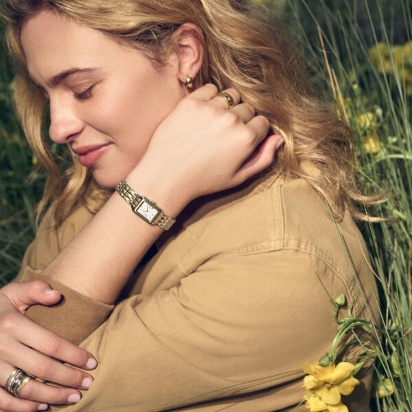 O relógio assume o protagonismo e se firma como peça-chave no styling da temporada