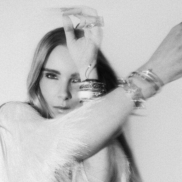 Ansiedade entre o alerta e o esgotamento, por Maria Klien