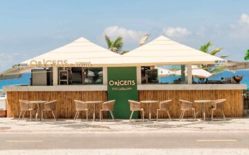 Entre mar, gastronomia e sunsets: novo beach lounge movimenta a orla da Barra da Tijuca