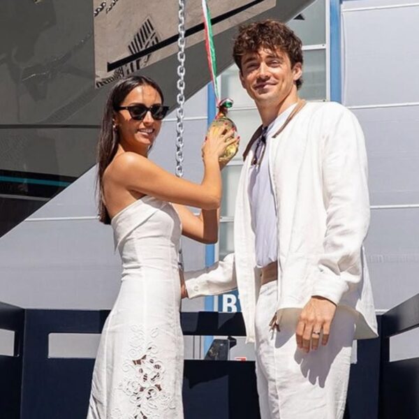 Charles & Alexandra Leclerc compareceram à cerimônia de lançamento do iate Riva 102’ Corsaro Super, na cidade de La Spezia, na Itália