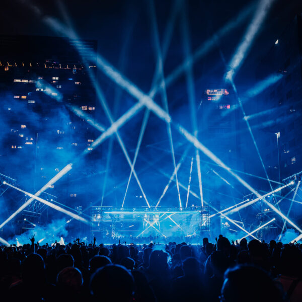Time Warp Brasil 2026 ocupa São Paulo com dois dias de música eletrônica