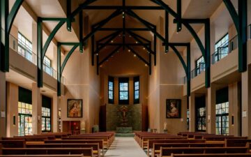 Sig Bergamin e Murilo Lomas projetam nova igreja do Boa Vista Village com vitrais de Vik Muniz