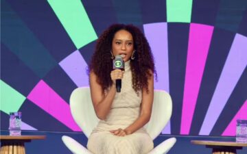 Taís Araujo debate tecnologia e educação durante festival LED