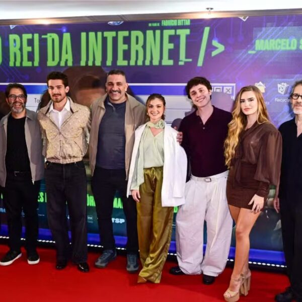 Famosos prestigiam pré-estreia de ‘O Rei da Internet’, novo filme de João Guilherme