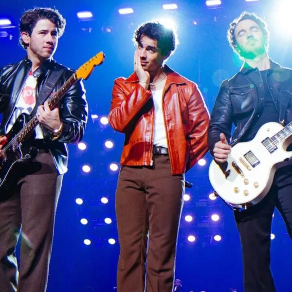 Jonas Brothers desembarcam em São Paulo para show no Allianz Parque