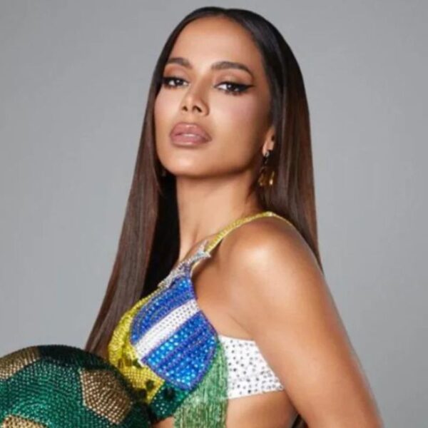 Anitta lança prévia de música para Copa do Mundo