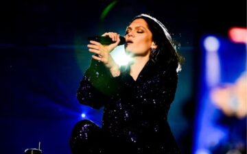 Cantora Jessie J celebra nova fase após batalha contra câncer de mama