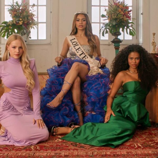 Entre brasilidade, humor e identidade visual, marca carioca redefine o universo capilar