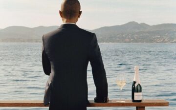 Champanhe, verão e Pharrell Williams unem-se em homenagem ao estilo de vida mediterrâneo