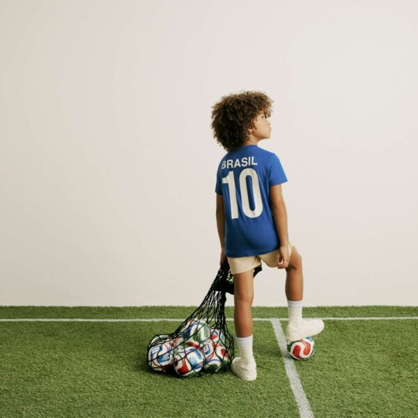 Como o movimento Brazil Core está transformando a moda masculina inspirada no futebol