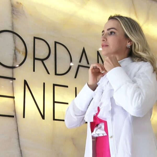 Naturalidade e sofisticação fazem Dra. Jordania Fenelon ganhar destaque entre a elite paulista