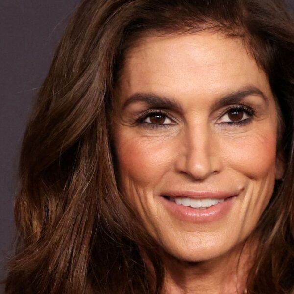 Ícone da moda, Cindy Crawford mantém decisão contra intervenções estéticas no rosto