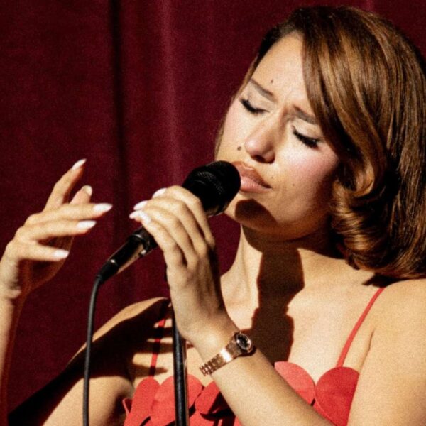 RAYE e Audemars Piguet abrem os 60 anos do Montreux Jazz Festival