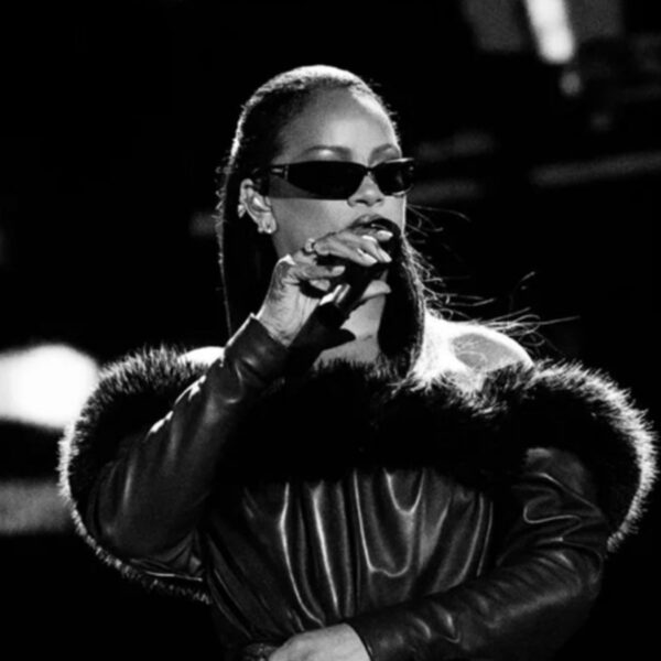 Rihanna volta aos palcos em show de Jay-Z que reuniu Beyoncé e grandes nomes do hip-hop