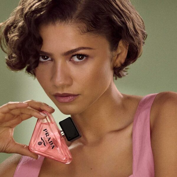 Zendaya é a nova embaixadora global de Prada Paradoxe