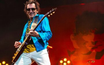 Ronnie Wood anuncia show no Brasil em 2026 no Espaço Unimed