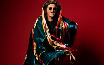 Aos 80 anos, Alceu Valença segue em turnê celebrando décadas de música nordestina
