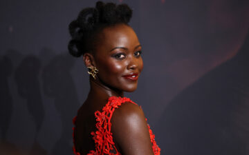 Lupita Nyong’o leva joalheria brasileira ao tapete vermelho em Paris