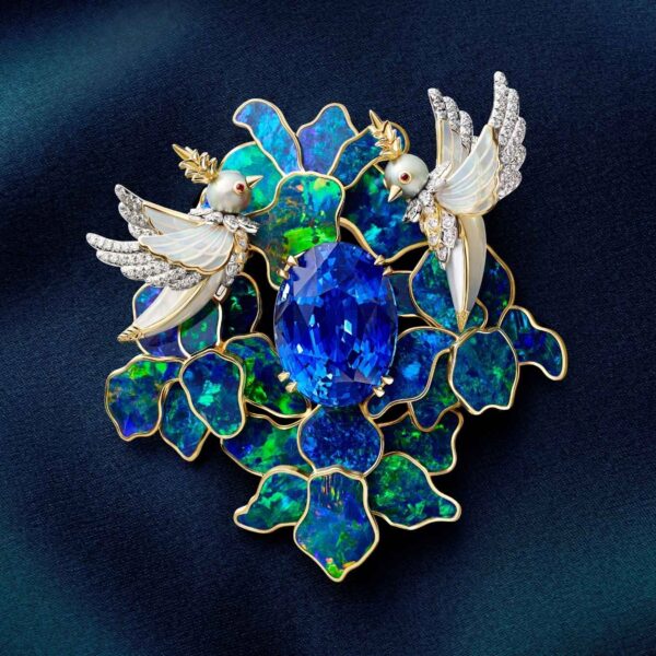 Tiffany & Co. leva o Bird on a Rock a uma nova escala na alta joalheria