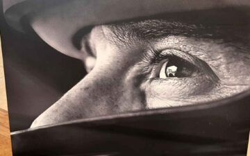 Arte e relojoaria celebram o legado de Ayrton Senna no VillageMall