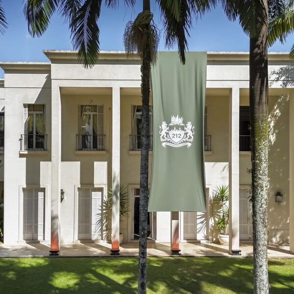 Carolina Herrera abre as portas da 212 Mansion em São Paulo