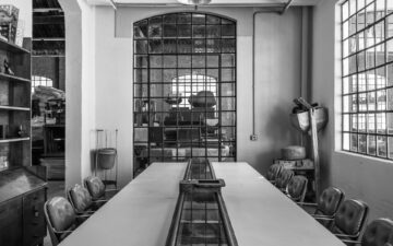 Antiga fábrica de 1908 ganha novo espaço dedicado ao design moderno brasileiro em São Paulo