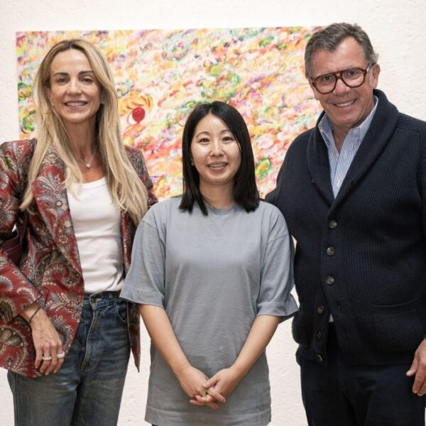 Ayako Rokkaku transforma gesto, cor e movimento em sua estreia individual na América Latina