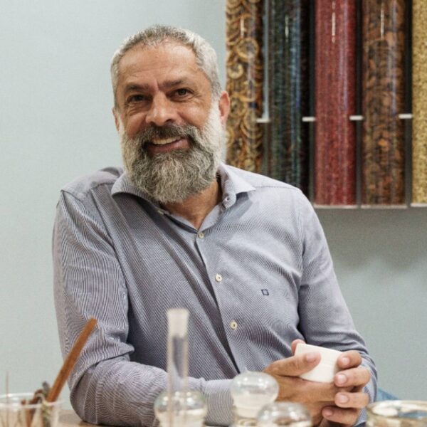No Dia do Perfumista, César Veiga fala sobre IA, memória e o futuro das fragrâncias