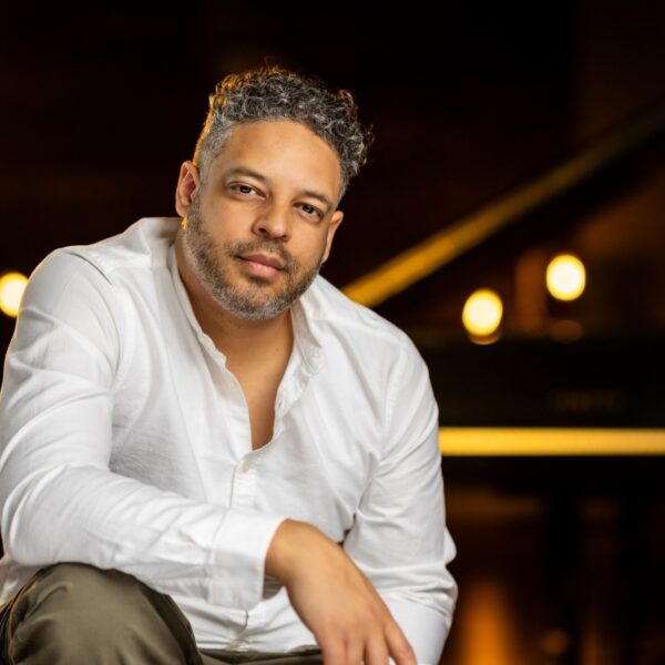 Zaccai Curtis leva o jazz latino ao Teatro Iguatemi em setembro