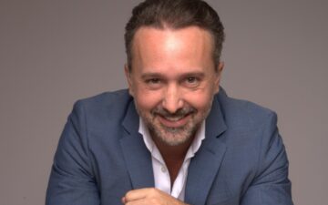 Dr. Fabian Fedrizzi destaca a importância da retração da pele nos protocolos de hidrolipo